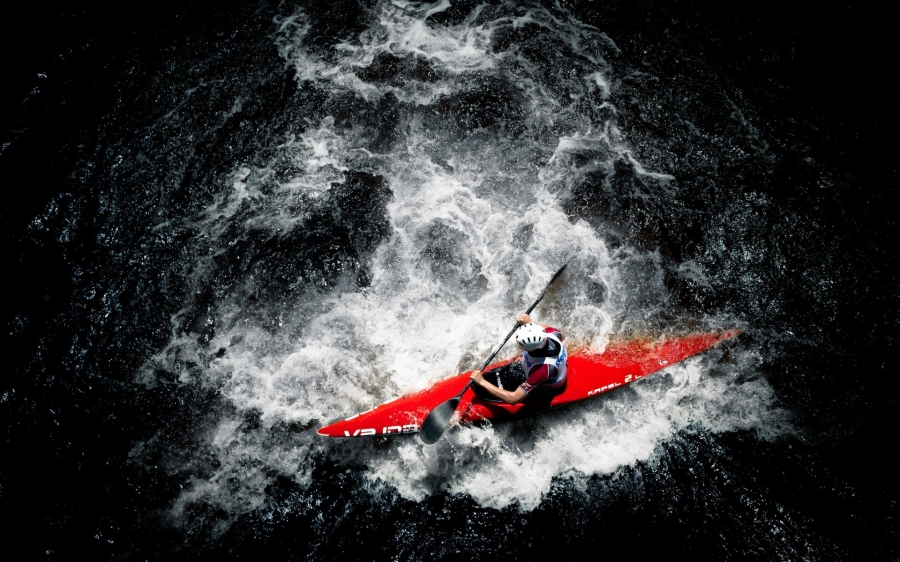 Sport_____The_descent_down_the_mountain_the_river_084420_18